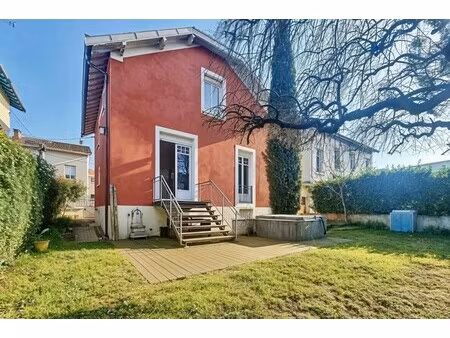 maison de luxe à vendre dans le quartier stade
