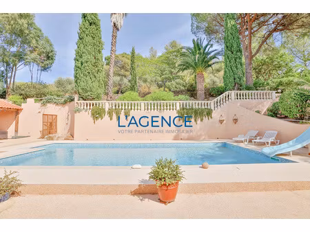 villa 190m2 - 10 pièces - terrain avec piscine 3776m2 - carq