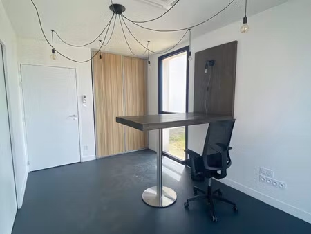 immobilier professionnel à louer le sequestre