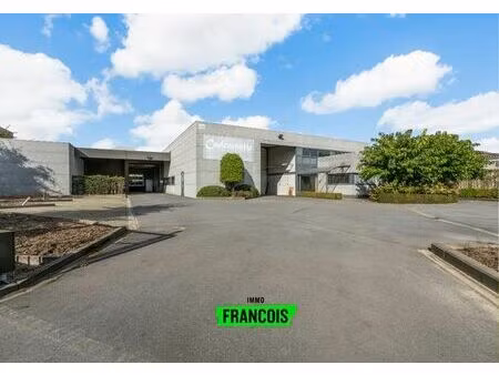 bâtiment industriel de 800m² avec 180m² de bureaux et logem…