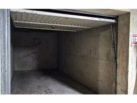 location stationnement  m² t- à la ferté-sous-jouarre  80 €