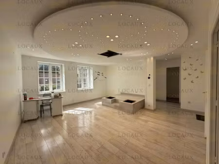 a louer - local commercial - centre ville - 93 m²