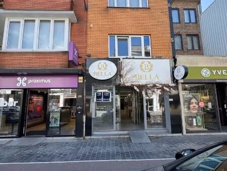 opbrengsteigendom  handelspand met duplex appartement