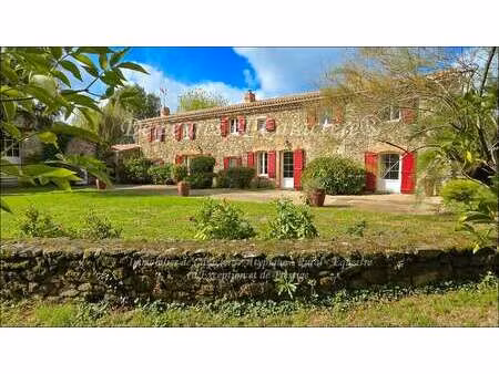 vente demeure d'exception à legé (44650) : à vendre / 260m² legé