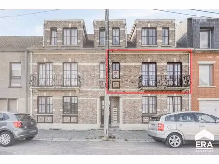 appartement avec 2 chambres et grande terrasse rénovée