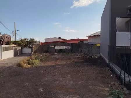 vente terrain 217 m² à saint pierre (97410)  235 400 €
