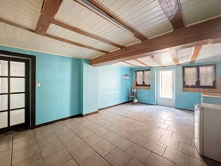 a vendre - maison de 62m2  une chambre  à rénover à chateauneuf sur sarthe