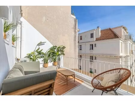 nice - dubouchage - exceptionnel 2 pieces entièrement rénové  meublé  avec terrasse