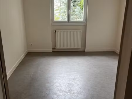 location appartement 5 pièces 108 m² à sermoise-sur-loire (58000)  587 €