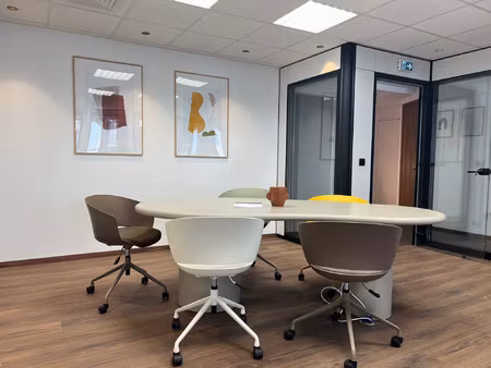 bureaux standing 80m2 centre ville à st laurent du var