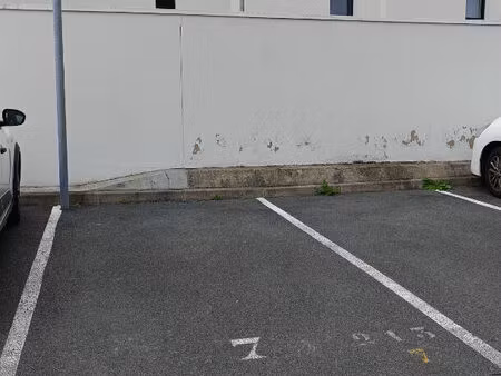 a louer parking de 15 m² -saint malo secteur rothéneuf