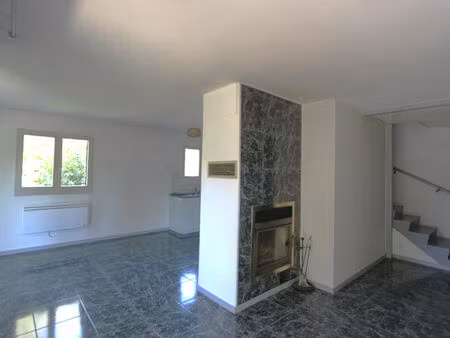 t4 100m² à menthon saint bernard  au coeur du village.