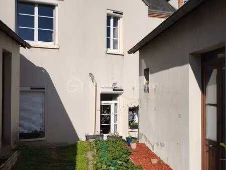 maison traditionnelle de 122 m² à coullons