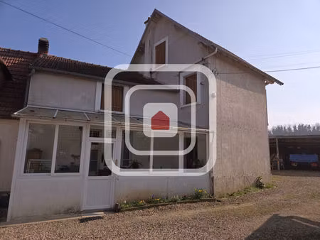 maison ancienne avec dépendances