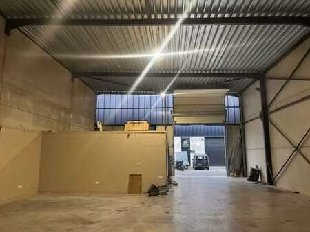 unité pme de 241m² à louer à machelen