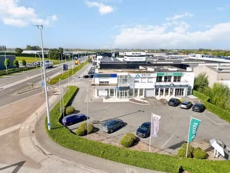 local commercial à louer dans un emplacement de choix à roul