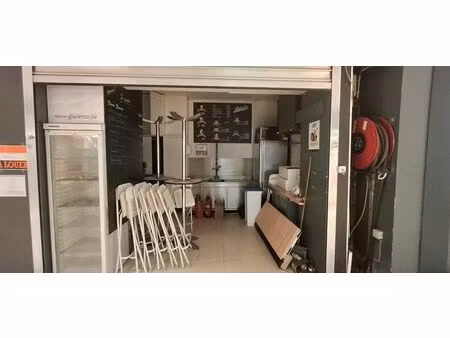 ravissant commerce de +/9 m² - la galerie wellington