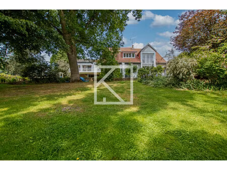 elegante propriete dans un cadre paisible et verdoyant