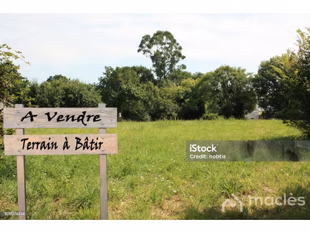 terrain à construire viabilisé et divisible en deux parties