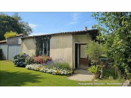 vente maison à landemont (49270) : à vendre / 56m² landemont