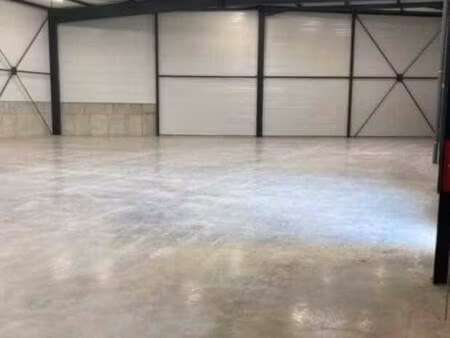 local d'activités à louer