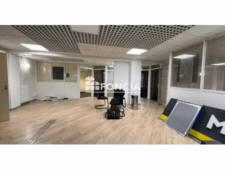 local commercial libre sur deux niveaux de 190m2 - quartier saint eloi