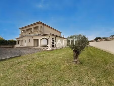 spacieuse maison familiale et grand espace de vie