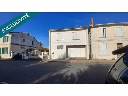 maison de ville non mitoyenne avec étages 4 chambres et jardinet