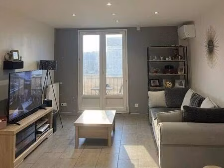 froges - bel appartement de type t3 tout rénové d’environ 60m²