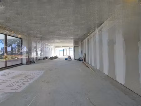 local commercial 120 m²