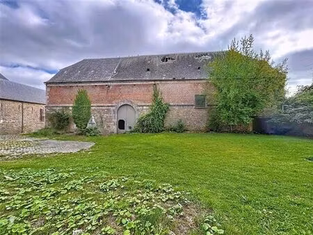 grange de 450 m² au sol à aménager entièrement