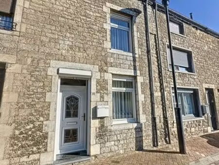 maison avec garage et jardin