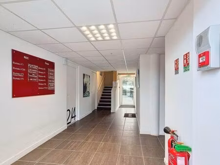à louer bureau 30 m² – 808 € |la rochelle