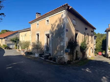 vente maison 4 pièces 80 m² à la chapelle-montmoreau (24300)  93 415 €