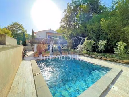 villa avec 2 appartements et piscine