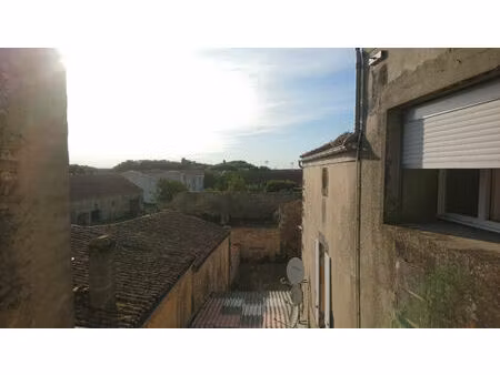 location appartement 2 pièces 53 m² à gémozac (17260)