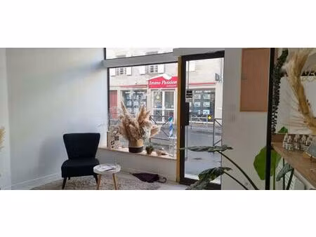 location commerce 1 pièce 30 m² à brive-la-gaillarde (19100)