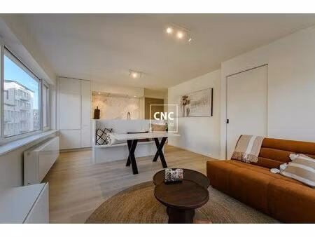 prachtig gerenoveerd hoekappartement in het hart van knokke