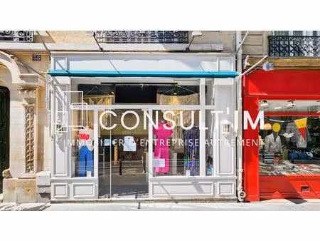 au coeur du quartier commerçant de neuilly  une boutique à louer de 28 m² avec belle vitri