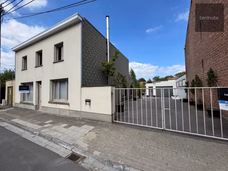 commercieel te koop in waregem met 4 slaapkamers