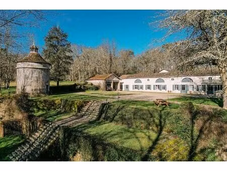 bien d’exception – propriété sur 11 hectares avec lacs  rivière et installations...