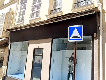 local commercial à vendre de 114 73m2