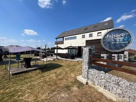 espace commercial avec duplex résidentiel