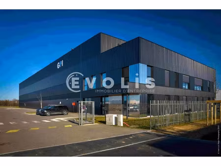 a louer  local 2883m² genas