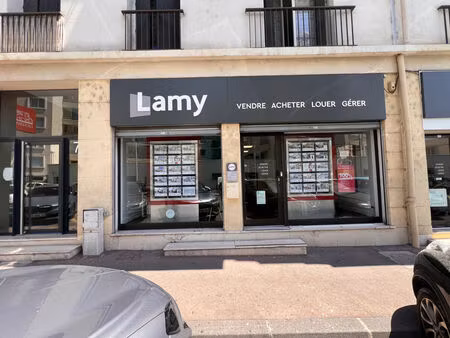 location local commercial 58m2 marseille 10eme (13010) - 690 € - surface privée