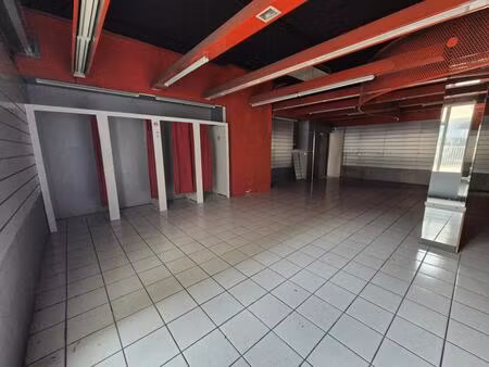 location commerce 1 pièce 122 m² à auch (32000)