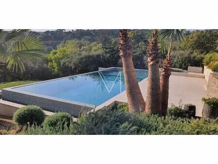 villa avec piscine et jardin grimaud (83)