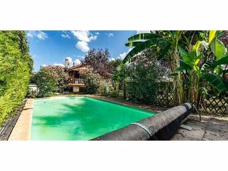 maison avec piscine et jardin massieux (01)