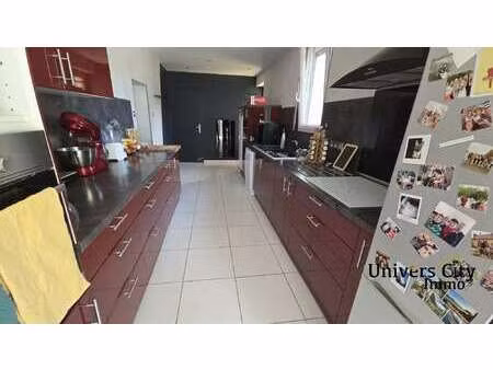 vente maison à saint-étienne-du-bois (85670) : à vendre / 138m² saint-étienne-du-bois