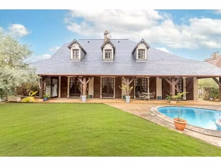 maison de luxe à vendre à bizanos